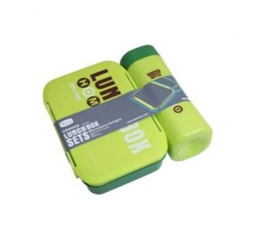 صندوق غداء مع زجاجه